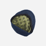 Τραγιάσκα σε μπλέ απόχρωση με ανάγλυφο σχεδιασμό στην ύφανση