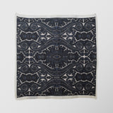 Μαντήλι για το πέτο | 100% λινό σε γκριζόμαυρες αποχρώσεις με λαχούρι σχεδιασμό και λευκή λεπτομέρεια