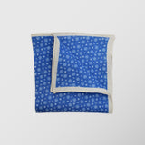 Μαντήλι για το πέτο | 100% λινό σε σιελ βάση με μικρό φλοράλ σχεδιασμό