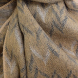 Ανδρικό Κασκόλ | σε μπεζ βάση με γκρι και υπόλευκες λεπτομέρειες