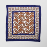 Μαντήλι για το πέτο | 100% μετάξι σε λευκή βάση με μπλέ και χάλκινες αποχρώσεις και ρετρό / λαχούρι σχεδιασμό