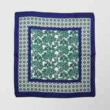 Μαντήλι για το πέτο | 100% μετάξι σε λευκή βάση με μπλέ / πράσινες αποχρώσεις και ρετρό / λαχούρι σχεδιασμό