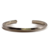 ΧΕΙΡΟΠΟΙΗΤΟ ΑΣΗΜΕΝΙΟ ΒΡΑΧΙΟΛΙ ΧΕΙΡΟΠΕΔΑ 925 ΜΕ ΜΙΝΙΜΑΛ ΣΧΕΔΙΑΣΜΟ