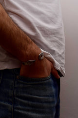 ΧΕΙΡΟΠΟΙΗΤΟ ΑΣΗΜΕΝΙΟ 925 ΒΡΑΧΙΟΛΙ ΧΕΙΡΟΠΕΔΑ ΜΕ ΔΙΠΛΟ ΣΧΕΔΙΑΣΜΟ ΣΤΙΣ ΑΚΡΕΣ ΤΟΥ