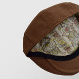 Καπέλο τραγιάσκα μονόχρωμη σε μπέζ / καμηλό απόχρωση και εσωτερική λαχούρι φόδρα. "Για να βρείτε το ιδανικό μέγεθος για σάς, μπορείτε να μετρήσετε την περίμετρο του κεφαλιού σας με μια μεζούρα όπως στη φωτογραφία. Εύκολα και γρήγορα. Αν χρειαστείτε κάποια βοήθεια θα χαρούμε να σας εξυπηρετήσουμε."