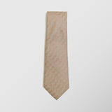 Φαρδιά γραβάτα | μεταξωτή σε απόχρωση μπέζ της άμμου με διαγώνιο σχεδιασμό τόνο στο τόνο σετ με μαντηλάκι