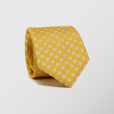 Φαρδιά γραβάτα | μεταξωτή σε κίτρινη βάση με μικρό λευκό φλοράλ σχέδιο σετ με μαντηλάκι