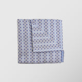 Φαρδιά γραβάτα | σε λευκή βάση με μικρό ρετρό σχεδιασμό τύπου φλοραλ σε μπλε τόνους σετ με μαντηλάκι