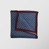 Μαντήλι για το πέτο | λινό σε μπλέ βάση με μικρό γεωμετρικό σχεδιασμό