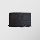 Ανδρικό κασκόλ | σε σκούρα γκρι απόχρωση με λευκό μικροσχέδιο στην ύφανση