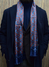 Μεταξωτό φουλάρι | με λαχούρι σχεδιασμό σε μπλέ / πορτοκαλί τόνους και μπλέ τελείωμα