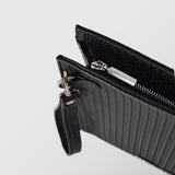 Quadrata | τσάντα χειρός σε μαύρη απόχρωση