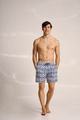 Ανδρικό μαγιό | σε μπλέ τόνους με επαναλαμβανόμενο ρετρό σχεδιασμό