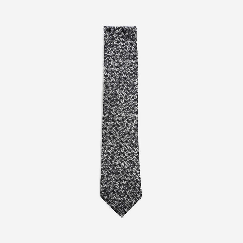Γραβάτα μεταξωτή στενή σε γκριζόμαυρες αποχρώσεις με μικρό φλοράλ σχέδιο