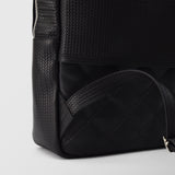 Ανδρική δερμάτινη τσάντα πλάτης | σε μαύρη απόχρωση με ψαροκόκαλο