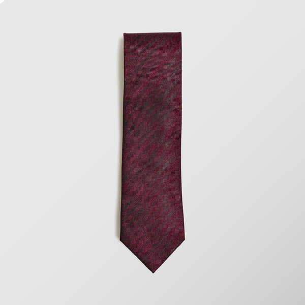 Φαρδιά γραβάτα | 100% μετάξι σε μπορντό τόνους με σχέδιο ψαροκόκαλο