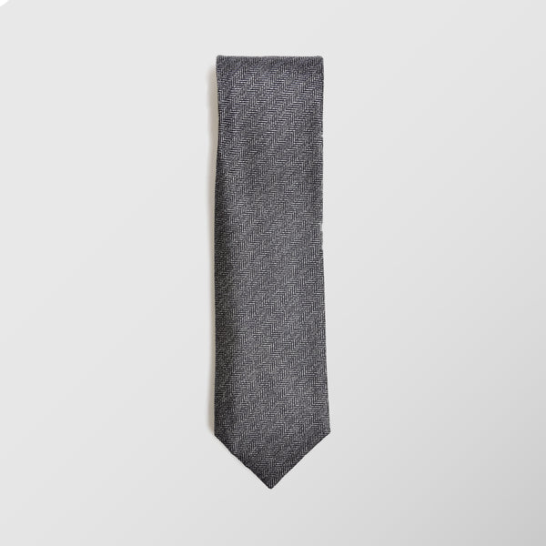 Φαρδιά γραβάτα | 100% μετάξι σε γκριζόμαυρες αποχρώσεις με σχέδιο ψαροκόκαλο