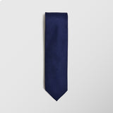 Φαρδιά γραβάτα | 100% μετάξι σε μπλέ τόνους με μικρό σχεδιασμό τύπου πουα