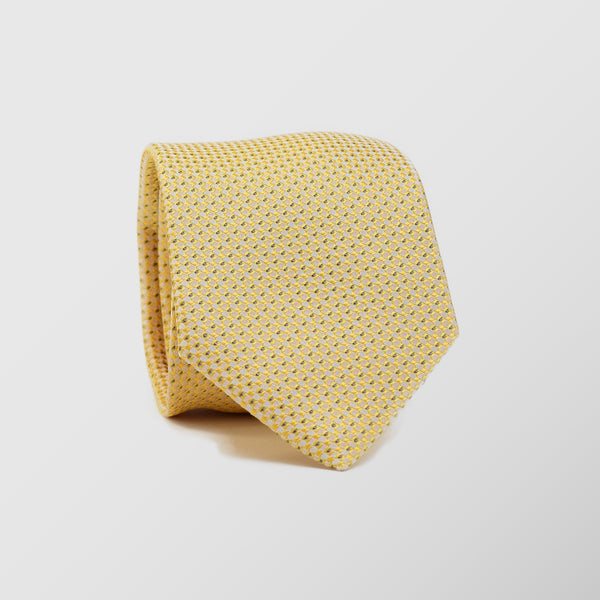 Φαρδιά γραβάτα | σε κίτρινη βάση με μικρό σχεδιασμό σετ με μαντηλάκι