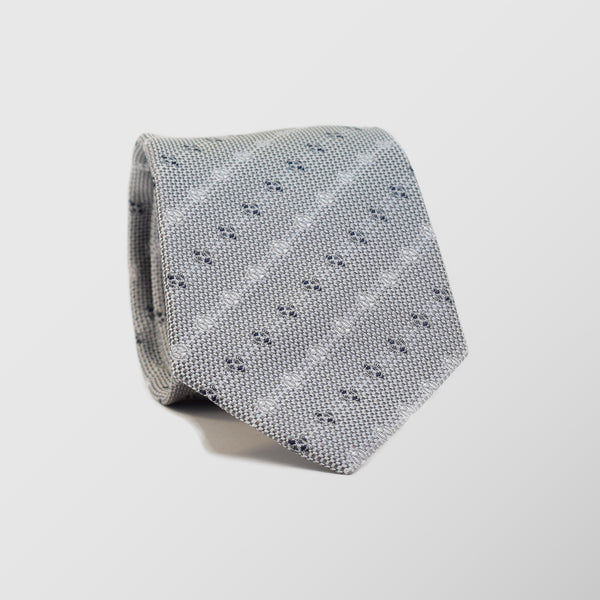 Φαρδιά γραβάτα | σε ανοιχτή γκρί βάση με διαγώνιο ρετρό σχεδιασμό σετ με μαντηλάκι