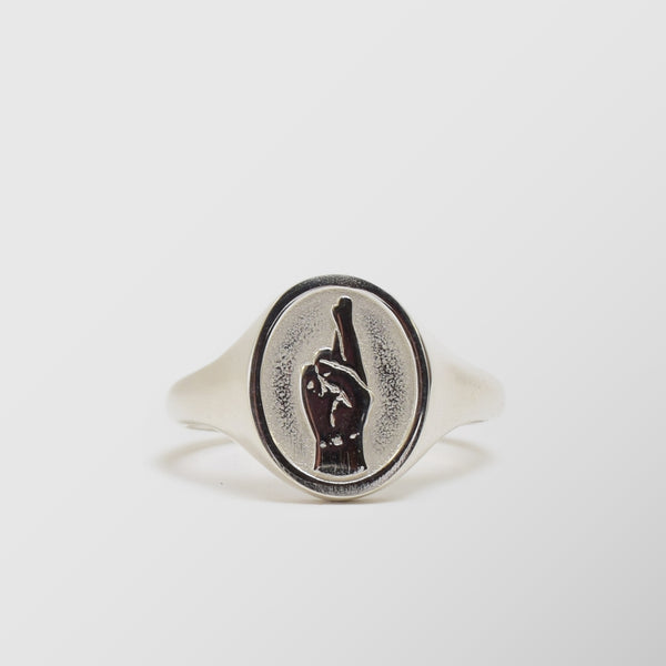 Δαχτυλίδι | απο ασήμι 925 με ανάγλυφο σχέδιο χέρι που συμβολίζει τη τύχη