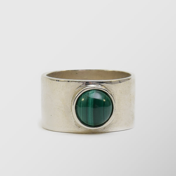 Δαχτυλίδι | απο ασήμι 925 με λείο σχεδιασμό και πέτρα σε μαλαχίτη σε πράσινη απόχρωση με νερά