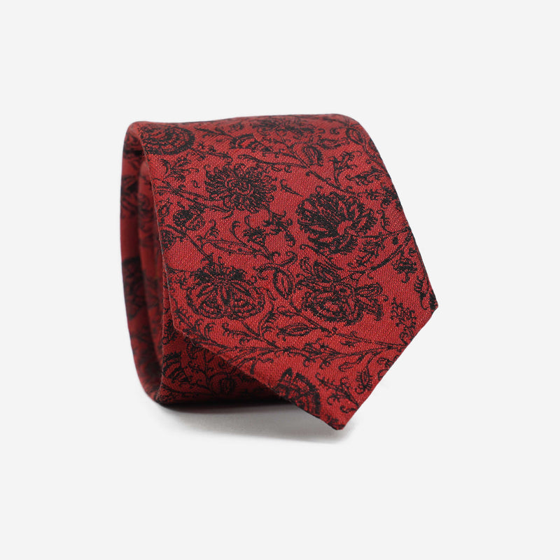 Γραβάτα μεταξωτή στενή σε κόκκινη απόχρωση με φλοράλ σχέδιο, σέτ με μαντηλάκι